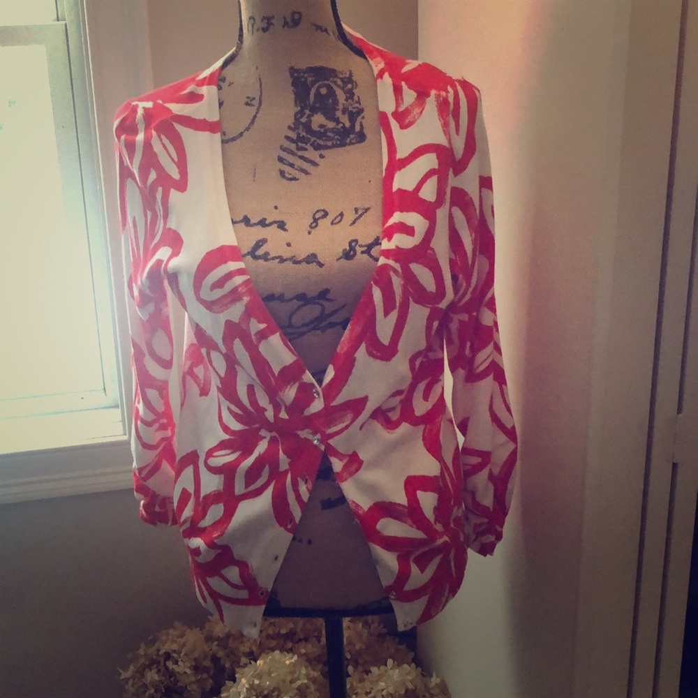 Pretty cardigan for spring and summer! Size M